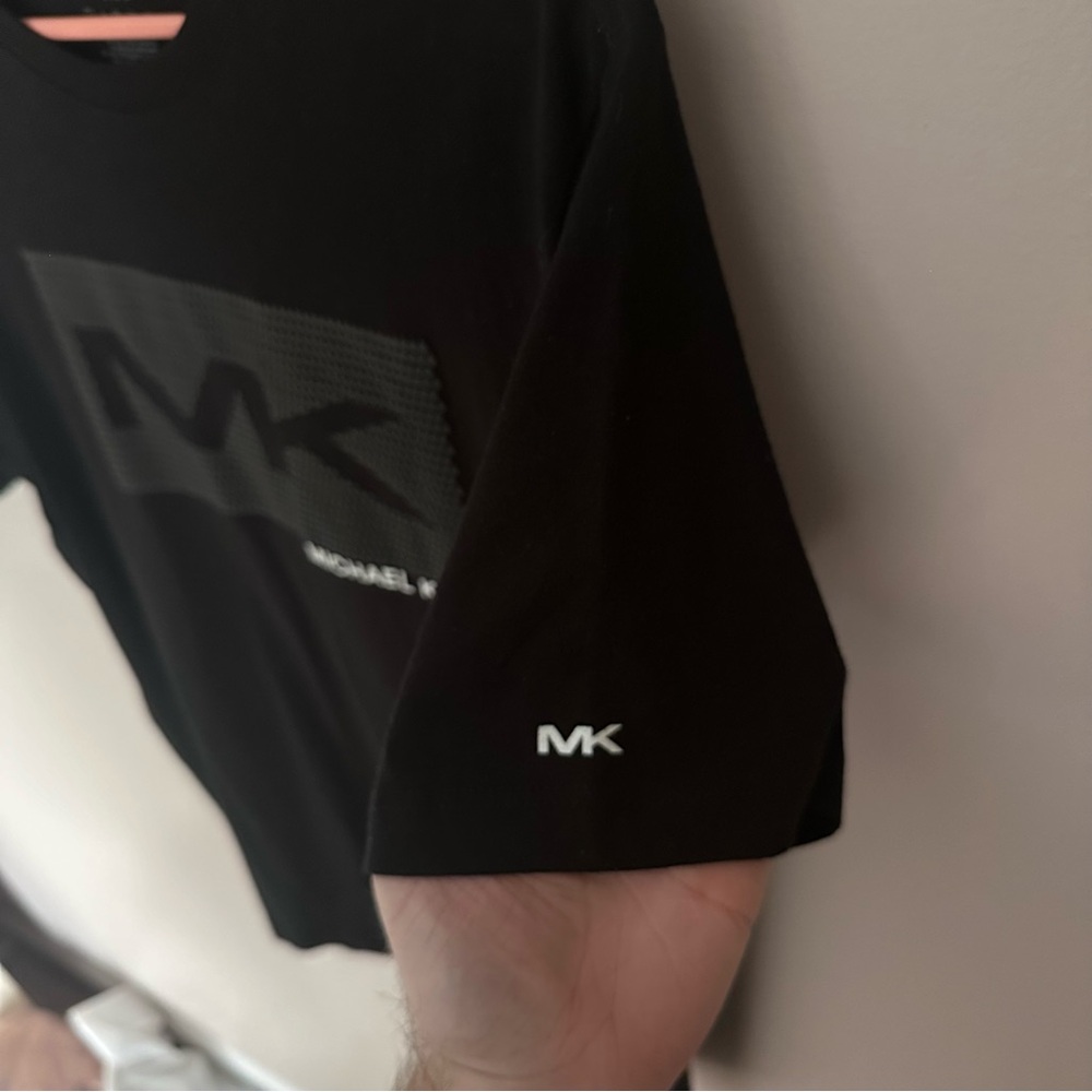 NWT Michael Kors Medium Black T-Shirt - Picture 6 of 9